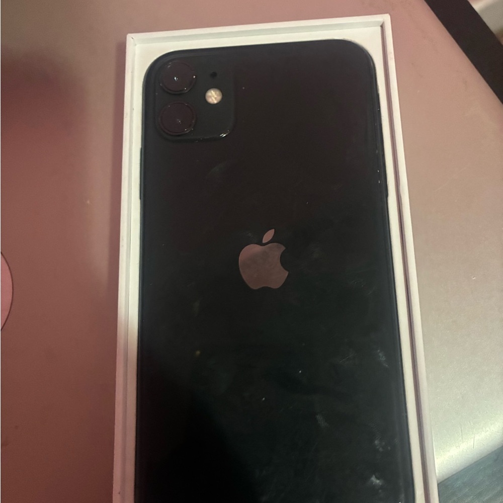 Apple iPhone 11 - Sleek Black Finish